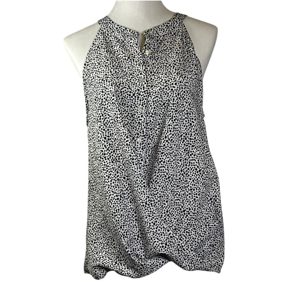 entro Tops - Entro Anthropologie Black and White Sleeveless Button Up Top w/Twist Hem (M) EUC